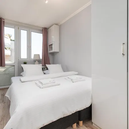 Grzybowska By Your Freedom * Varšava