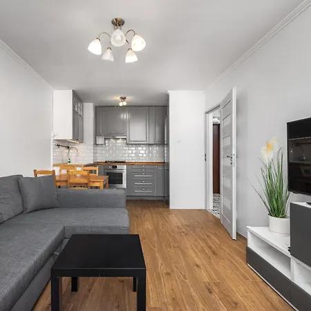 Grzybowska By Your Freedom * Varšava