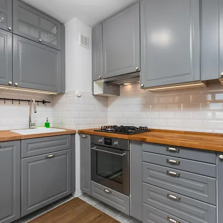 Grzybowska By Your Freedom Warschau